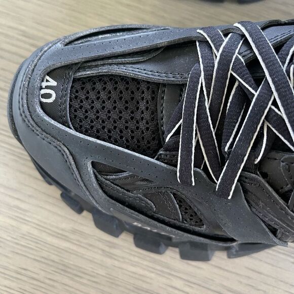 BALENCIAGA
Track logo-detailed mesh and rubber sneakers - Picture 8 of 10